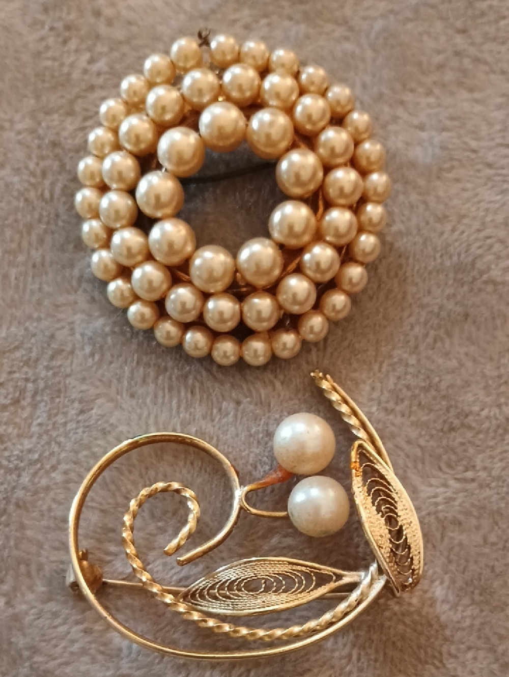 Vintage 1950s Pearl Rosette & Floral Brooch Set